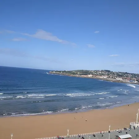 Playa De San Lorenzo * Gijón